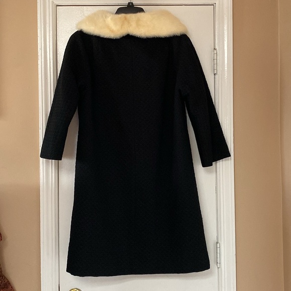 VTG 50’s 60’s Black Swing Coat Ivory Fur Collar Trim - Picture 2 of 15